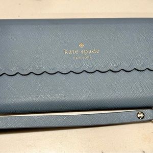 Kate Spade Scalloped Wristlet